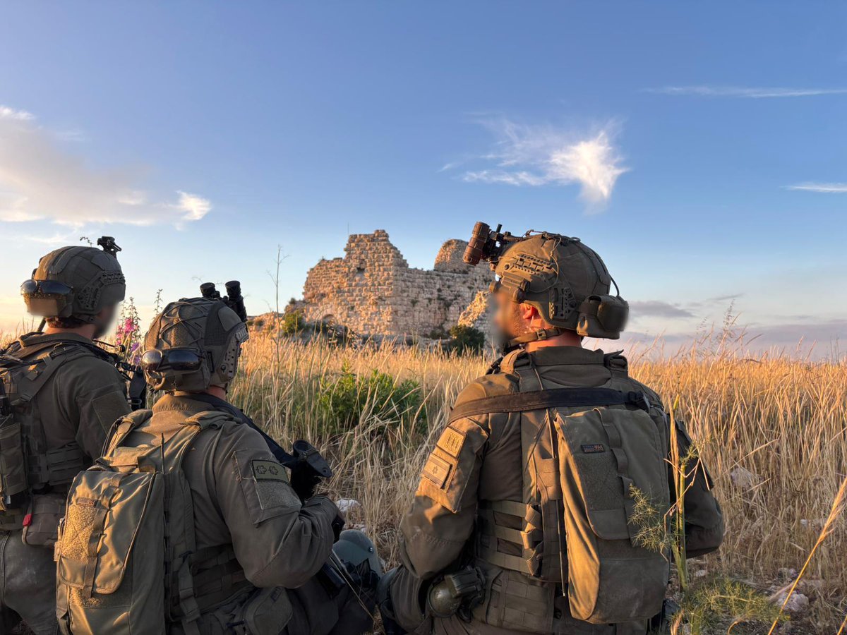 The Israeli army announced it has launched a ground operation in the Beaufort Ridge and Wadi al-Saluki areas of southern Lebanon aimed at dismantling Hezbollah infrastructure, eliminating militants, and pushing threats farther from northern Israeli communities, including Metula and the Galilee Panhandle. According to the Israeli army, the operation began several days ago and involves expanded offensive activity by ground forces to strengthen Israel’s “Forward Defense Line.” 