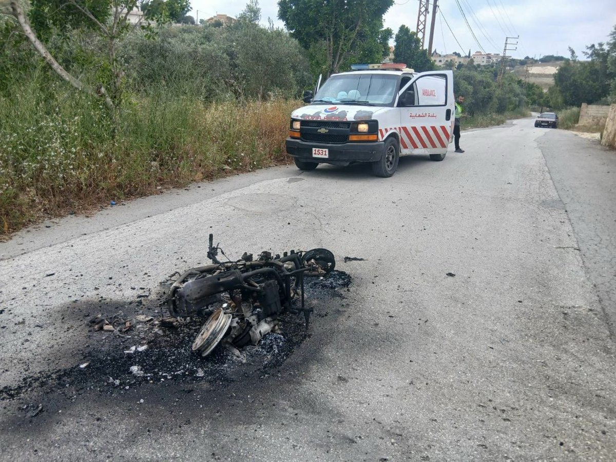 An airstrike targeted the vicinity of the town of Zawtar al-Sharqiya, and another targeted a motorcycle in the town of Sal'a.