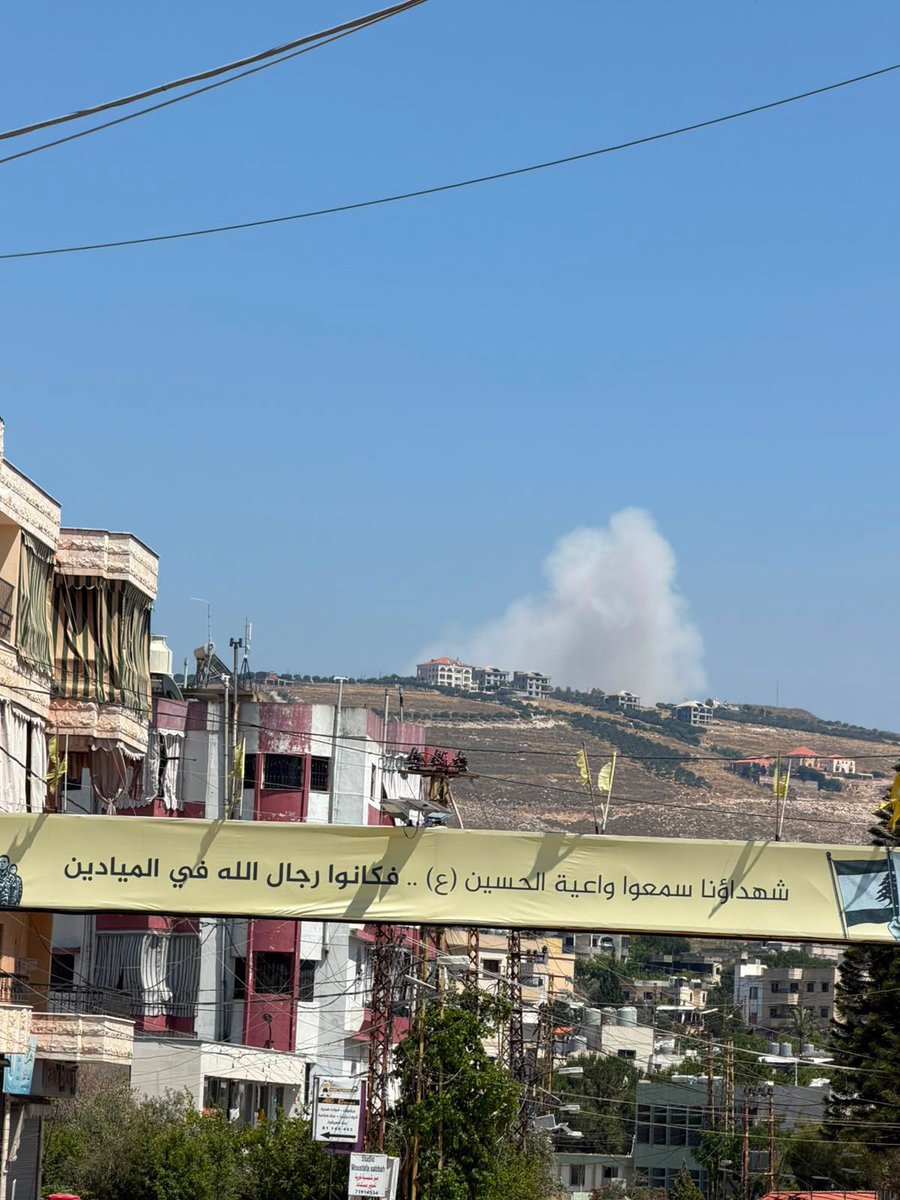 Israeli warplanes targeted the Zafatah neighborhood near Kafr Tebnit. Press sources report an airstrike targeting the outskirts of Kafr Tebnit.