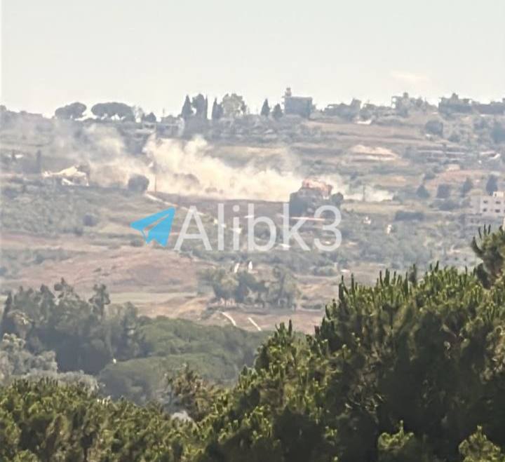 دبابة إسرائيلية تستهدف أطراف بلدة حداثا جنوب لبنان بالقذائف المدفعية، وسماع أصوات إطلاقات رشاشة بمحيط ساحة البلدة