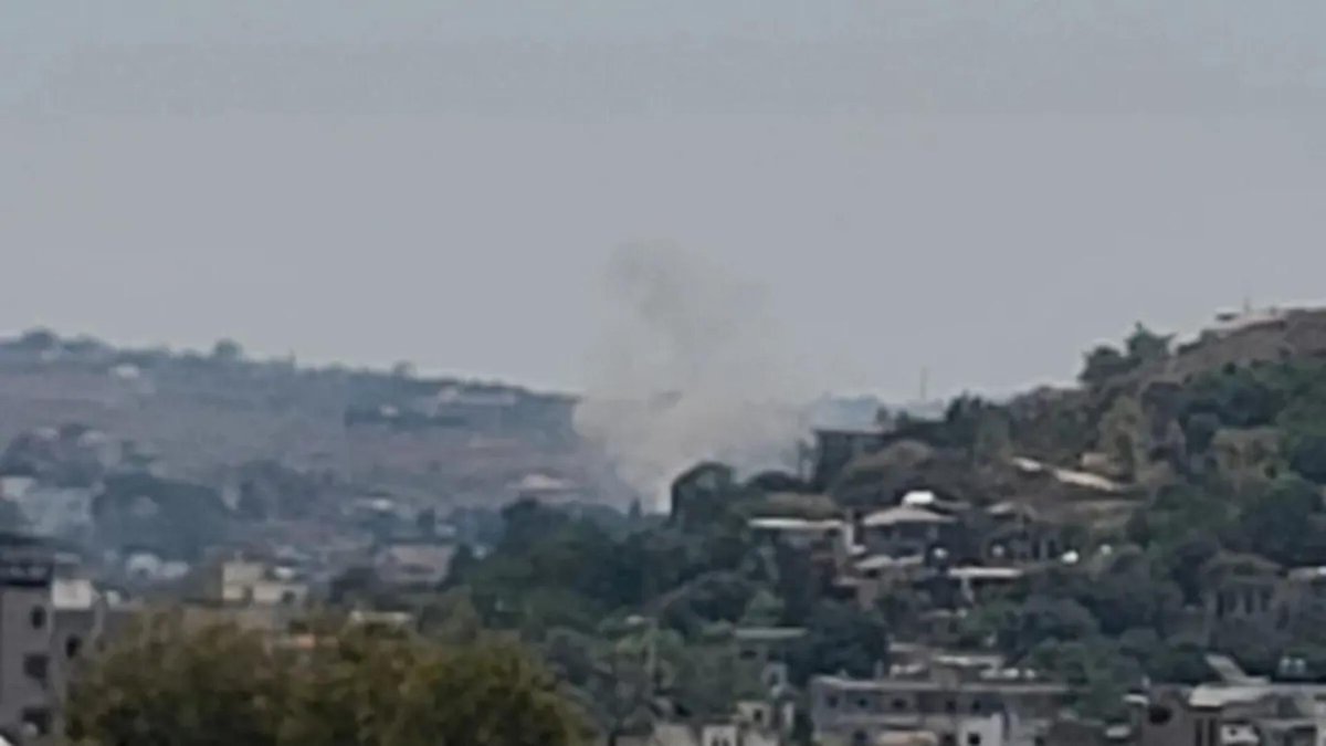 以色列空袭的目标是 Nabatieh al-Fawqa 镇。