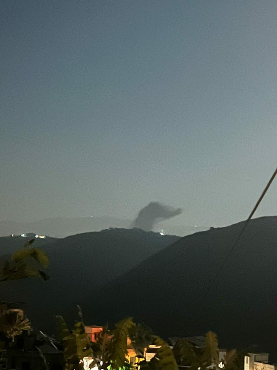 Les forces israéliennes ont mené un bombardement dans la ville d'Haddatha, coïncidant avec le mouvement de chars et l'exécution d'opérations de ratissage à la mitrailleuse dans la ville.